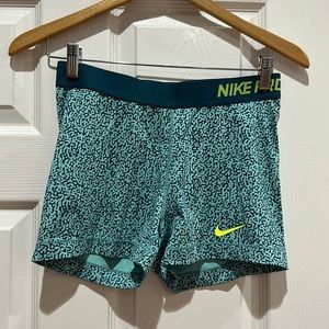 Women’s Nike Pro